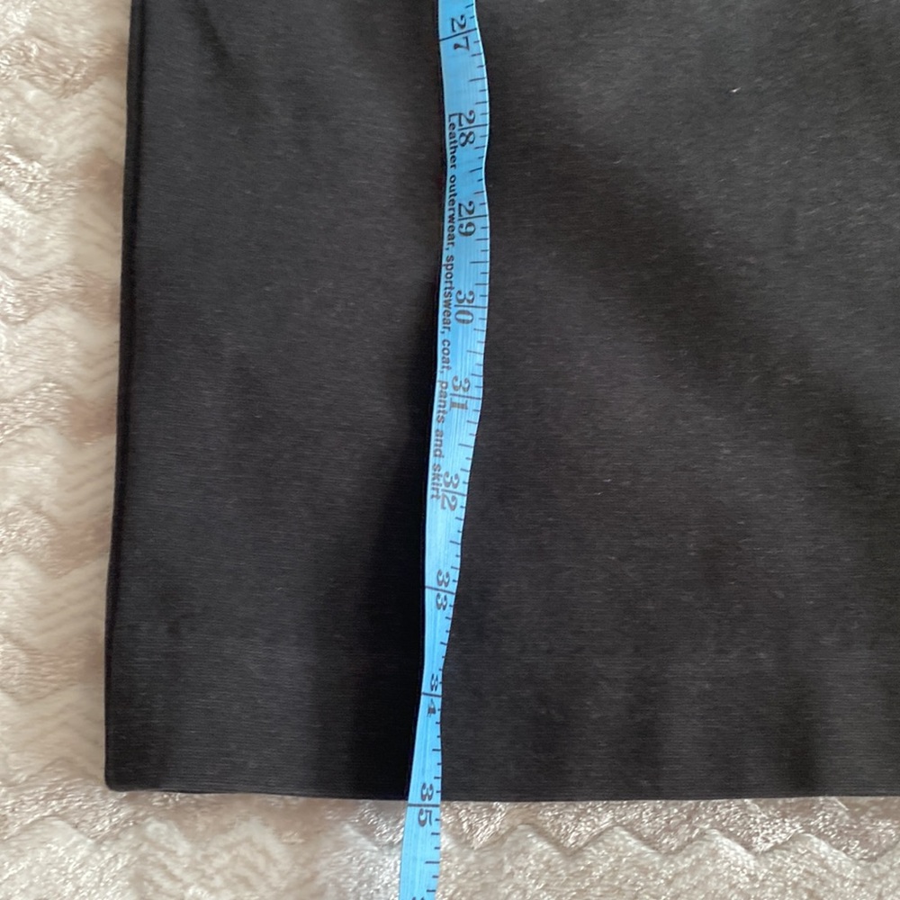 DKNY black sleeveless dress. Size 8. Rounded neck. Full side zipper. PTP abt 19 - Picture 8 of 11